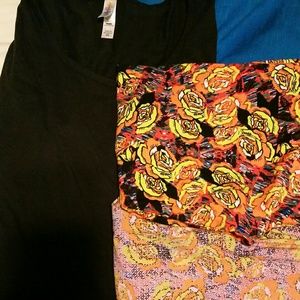 Lularoe 3x perfect tee and 2 pair of tc leggings!